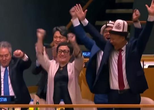 中国支持的赢了！菲律宾砸钱忙活整整三年，到处游说拉票，结果末轮投票直接被打崩！