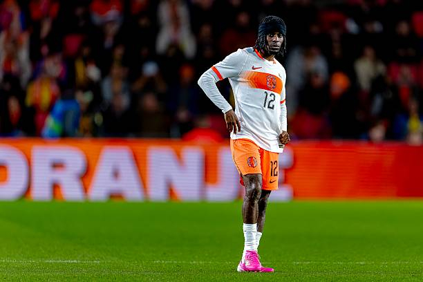 斯洛特更新了伤病情况：萨拉赫和基耶萨能够出战足总杯☑而弗林蓬在比赛中被换下，俱乐