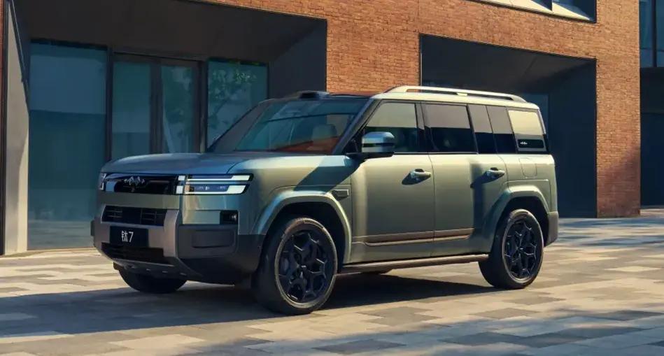 方程豹真的太猛了！

2月  方程豹销量17036辆

1月  方程豹销量215