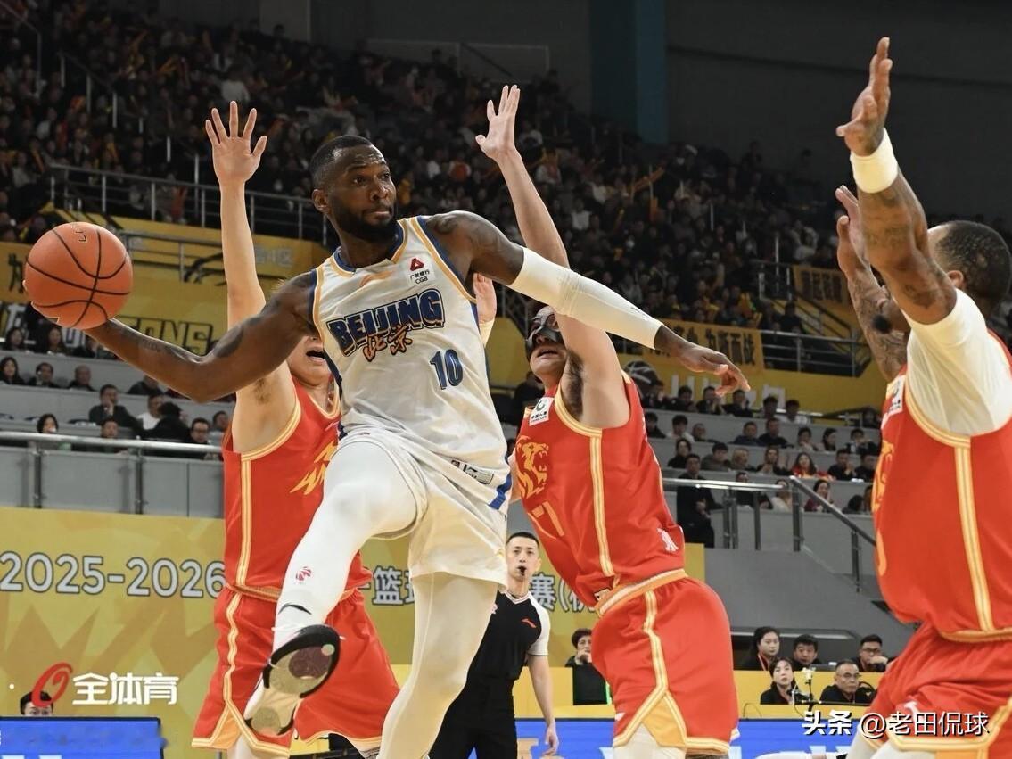 北京北汽再败浙江方兴渡…广厦77-74双杀北京，本场比赛北京队失利主要原因一是第