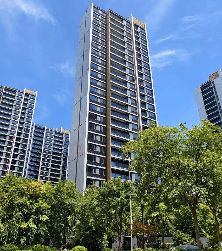9月房价真实走势：
 
1. 上海：新房、二手同比双双上涨
2. 一线城市：二手