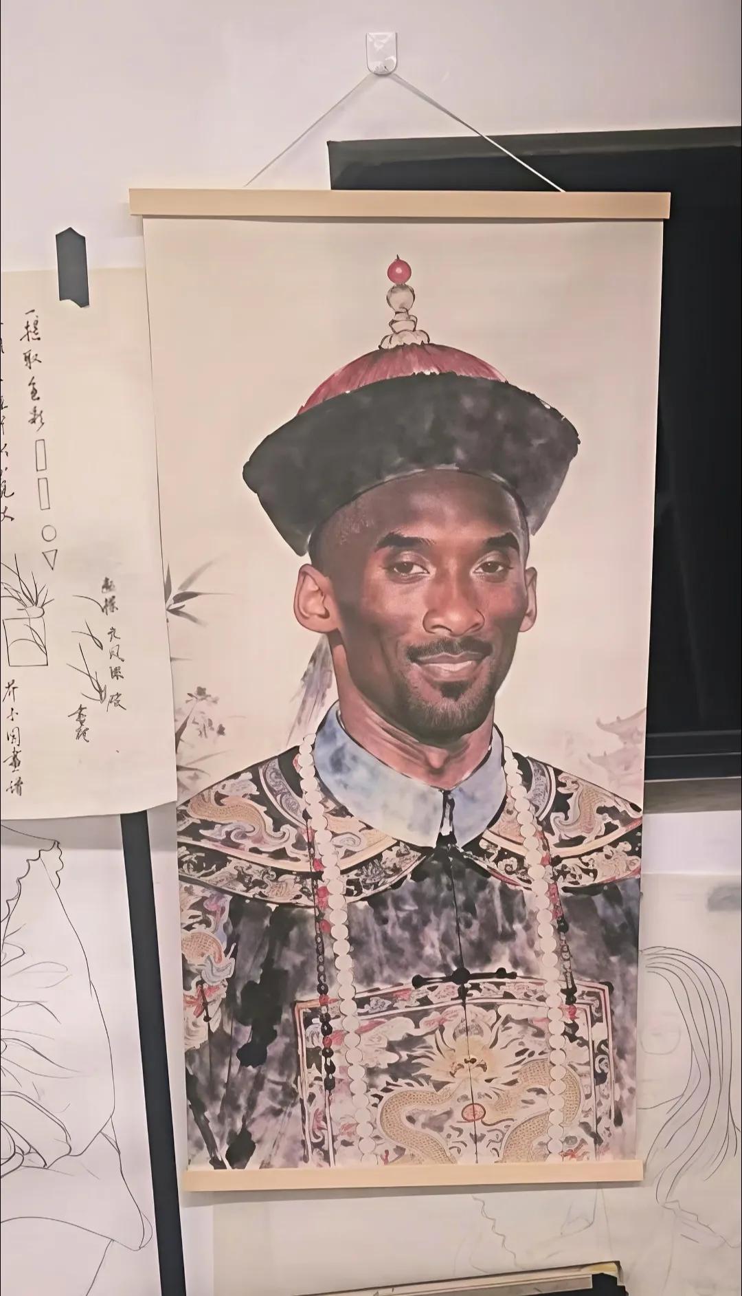 请问这幅古画是真迹吗？据说画的是爱新觉罗·科氏。有没有大佬帮忙看看开不开门？