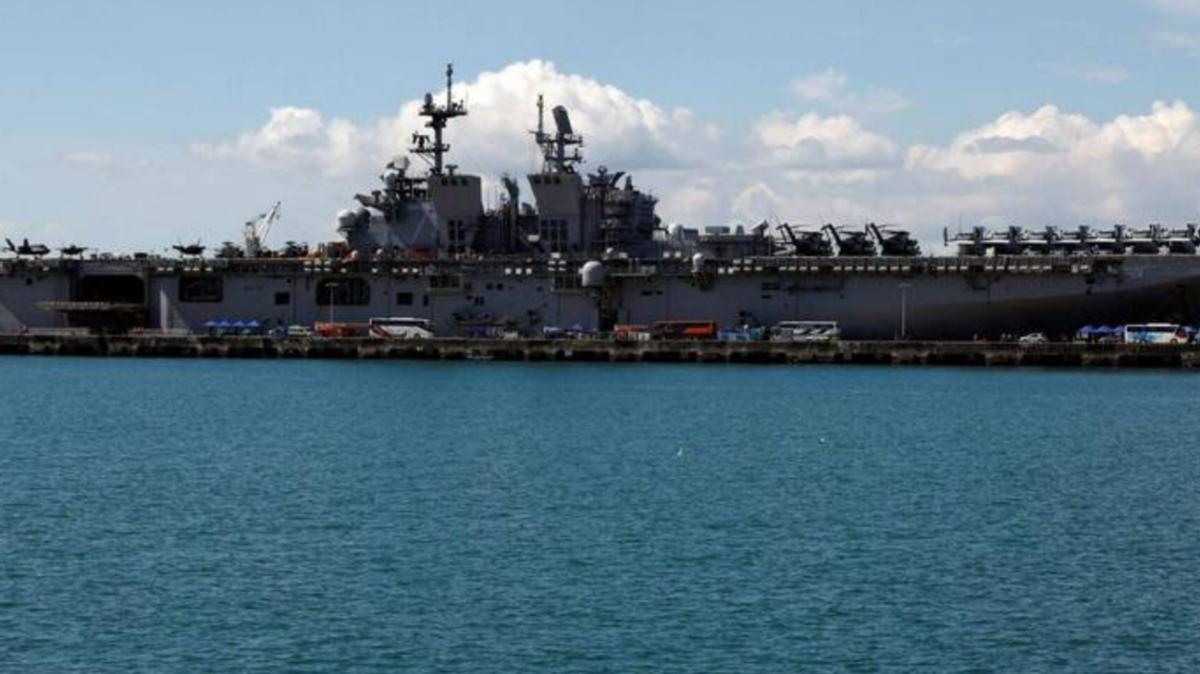 【增援中东的美军两栖攻击舰途经台湾附近】

美国官员3月13表示：五角大楼已下令