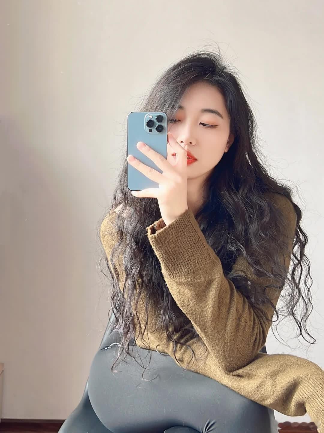 长得不好看，所以不爱露脸.. 