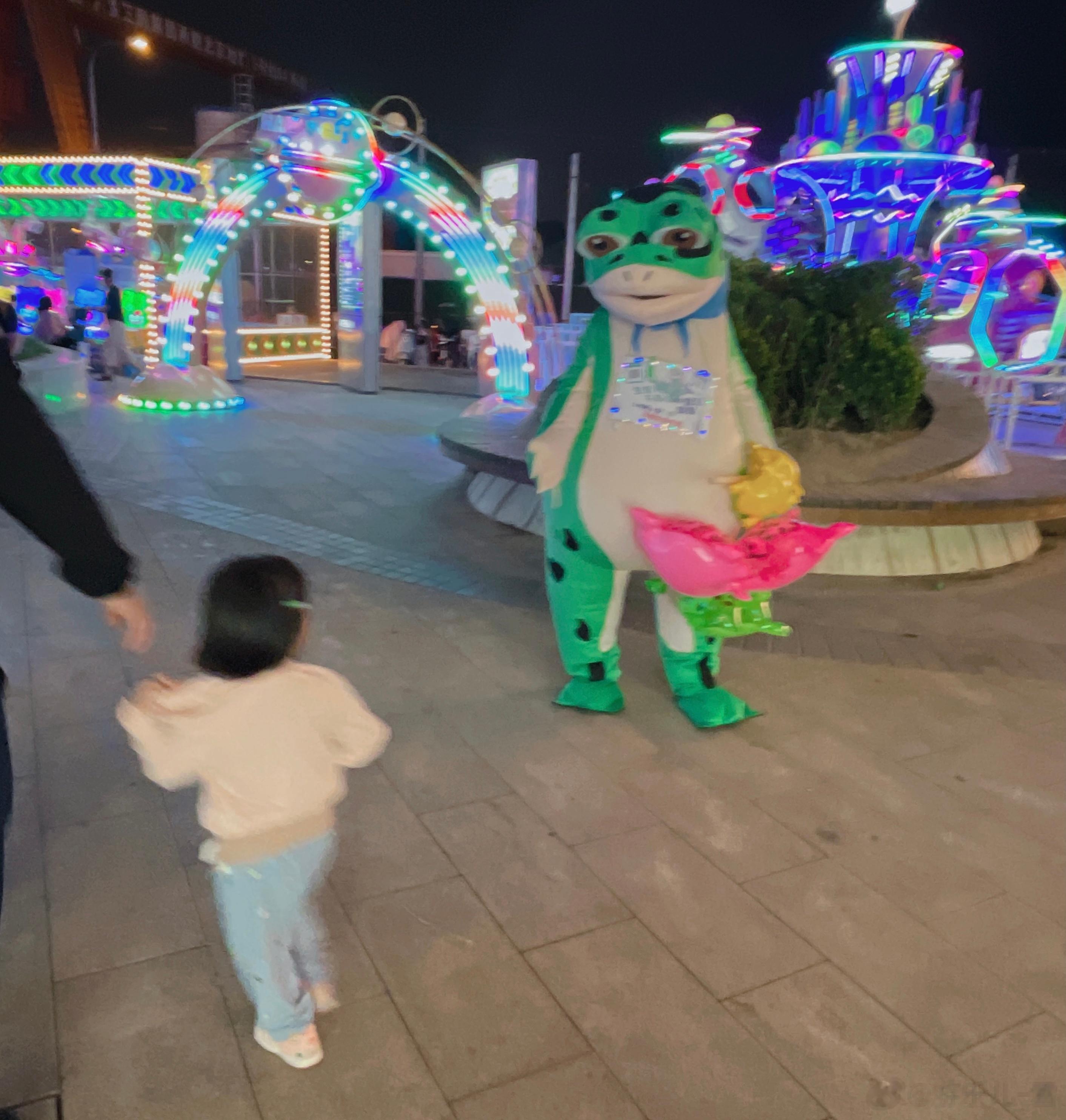 [哈哈][哈哈][哈哈]小青蛙 ​​​