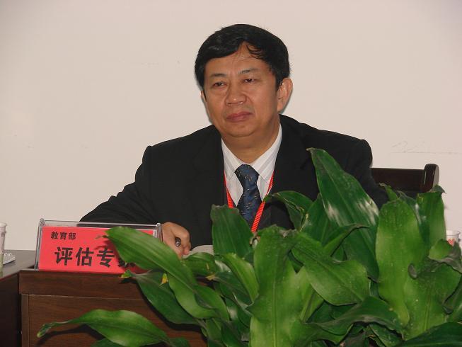 老戏骨韩焱：从文笔书生到银幕绿叶，一生低调却分量十足
 
韩焱（1908年9月-