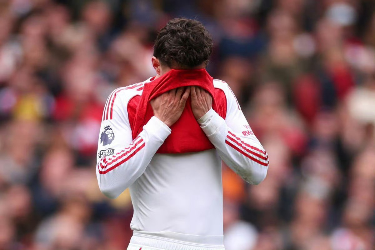 英超联赛英超第32轮，阿森纳主场1-2不敌伯恩茅斯，争冠节奏被彻底打乱。对于全力