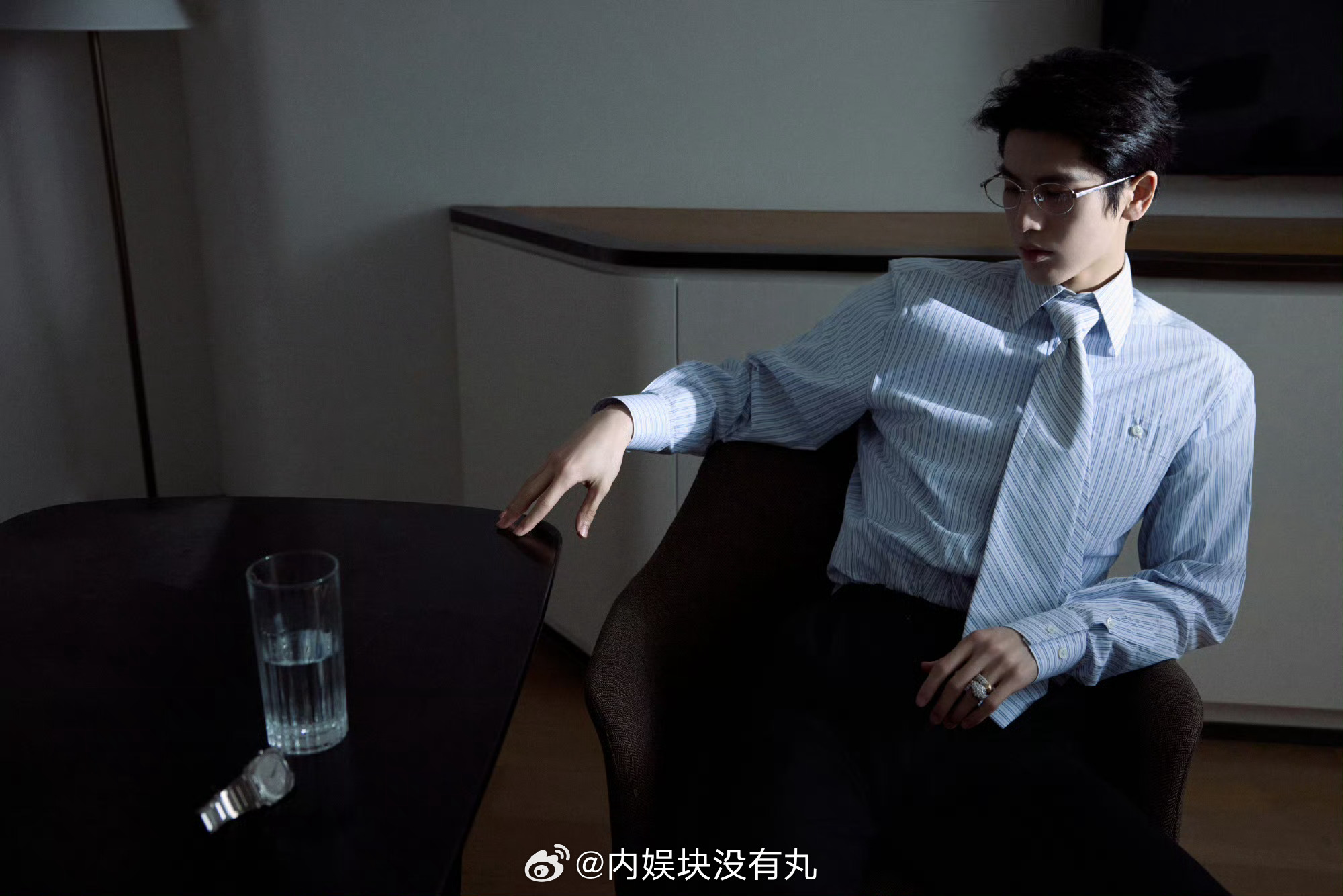 张凌赫白玉兰活动出图 内娱偷心贼！张凌赫
