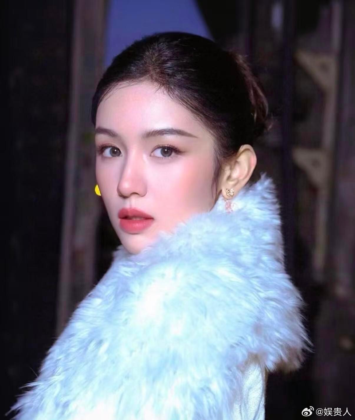 提名内娱可以演唐泽雪穗的女艺人：周也、张嘉倪、刘浩存、姜佩瑶、黄多多、章泽天董璇