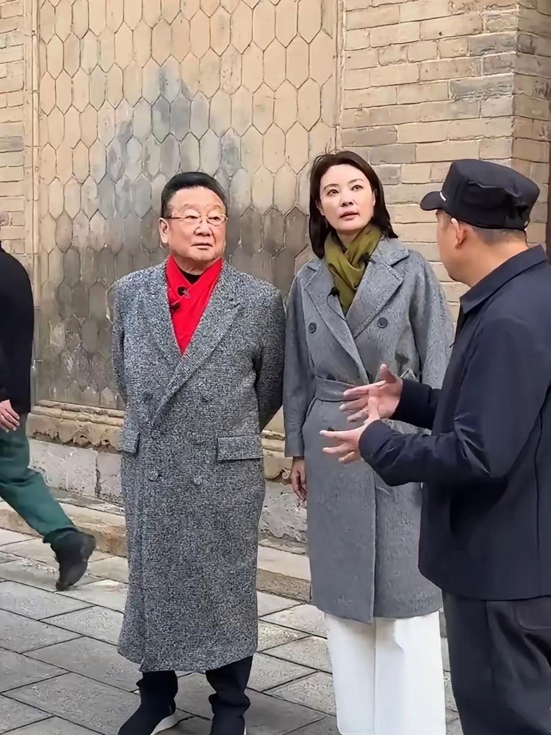 能认出这两位是谁吗？