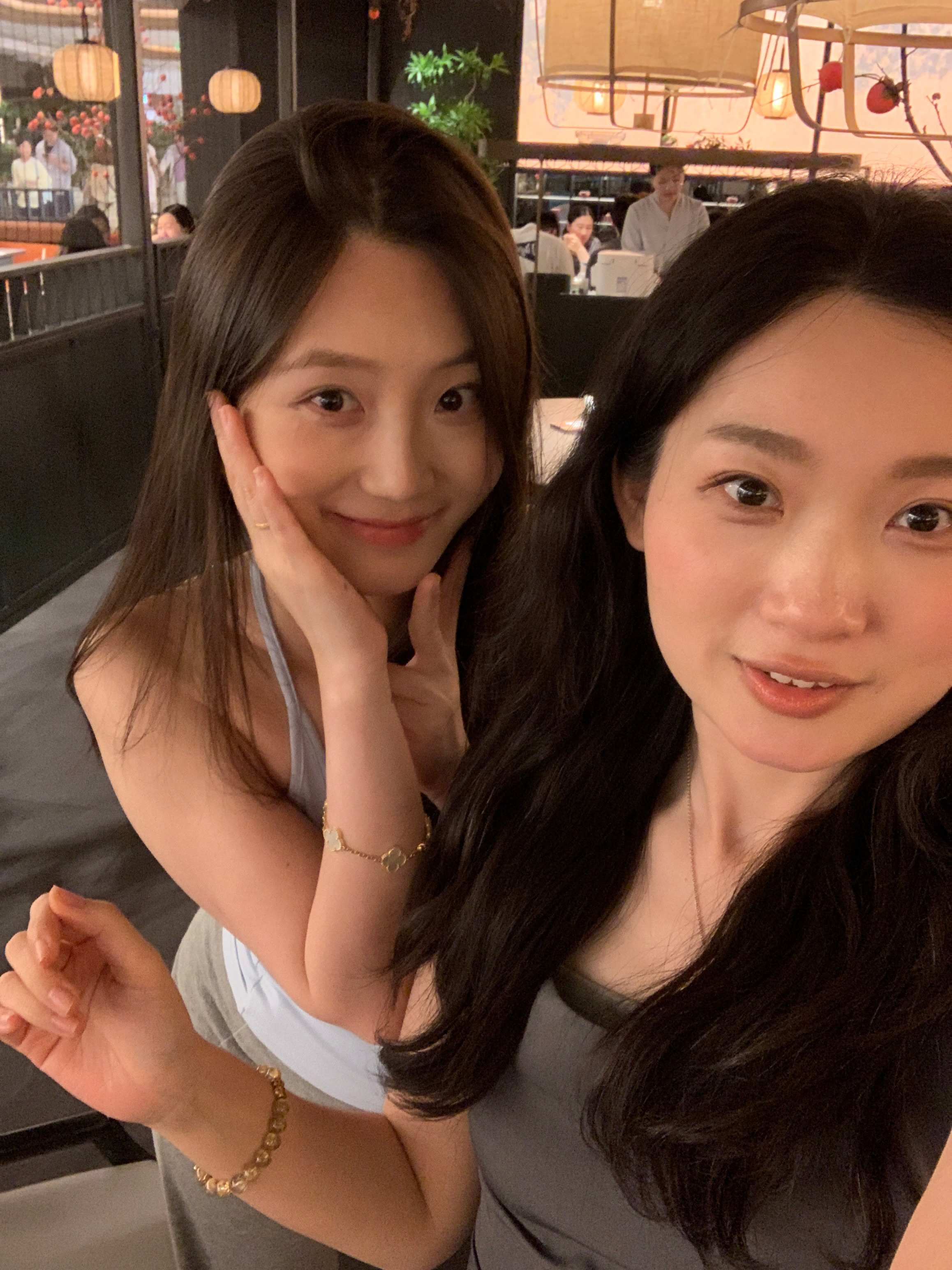 嘻嘻和南昌老朋友在杭州～～多了一个辣妈🤗🤗🤗 杭州·杭州・恒隆广场