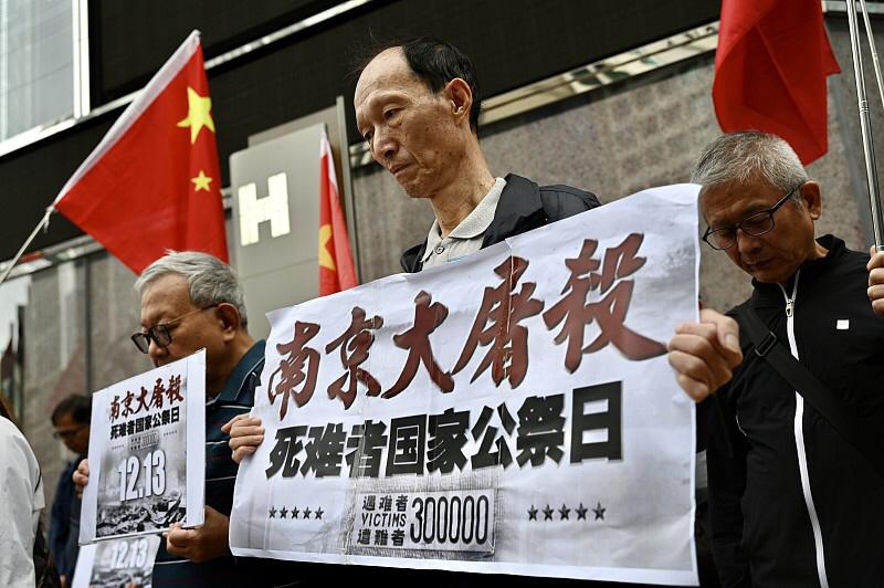 这起发生在莫斯科大学的中国留学生身披旭日旗事件，性质极其恶劣，是对民族历史底线的
