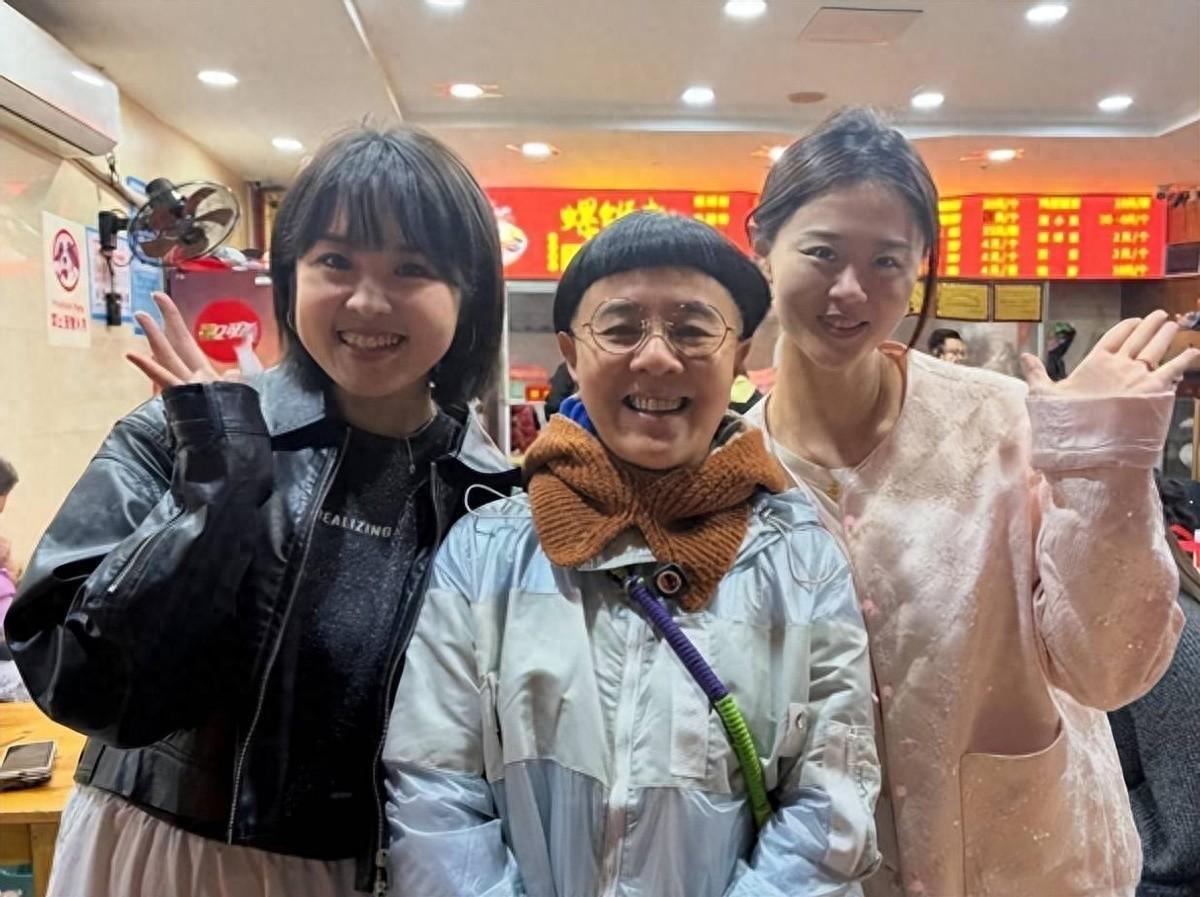 退休金每月稳稳8900，实现躺平养老自由的金龟子，如今依旧频繁直播带货，被无数网