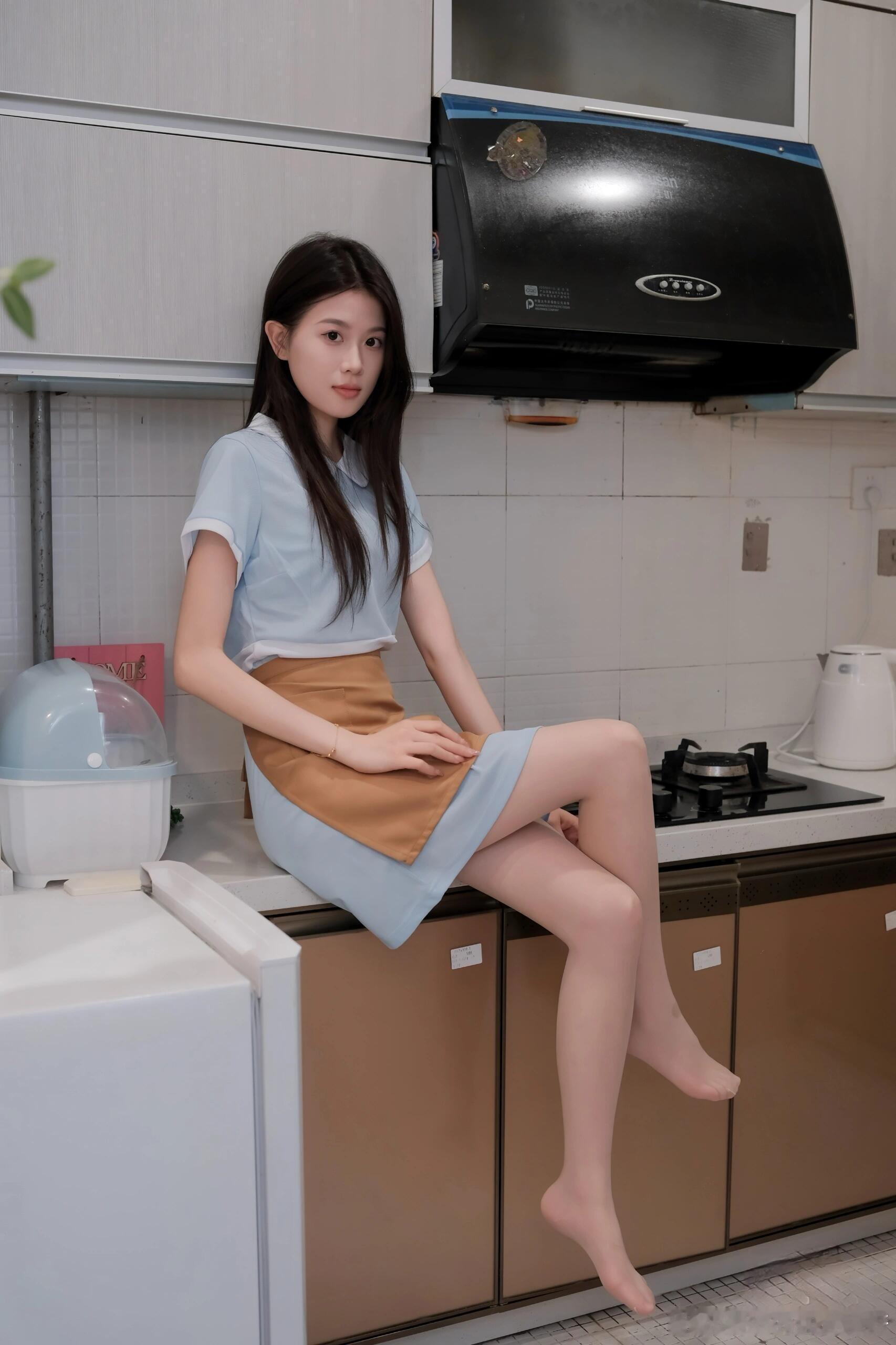 卖蛋糕的小姐姐~ ​​​