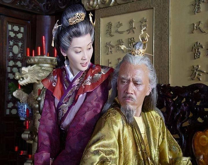 为什么明朝的文臣武将都很听马皇后的话？他们不怕一向重权的朱元璋发飙吗？

就这么