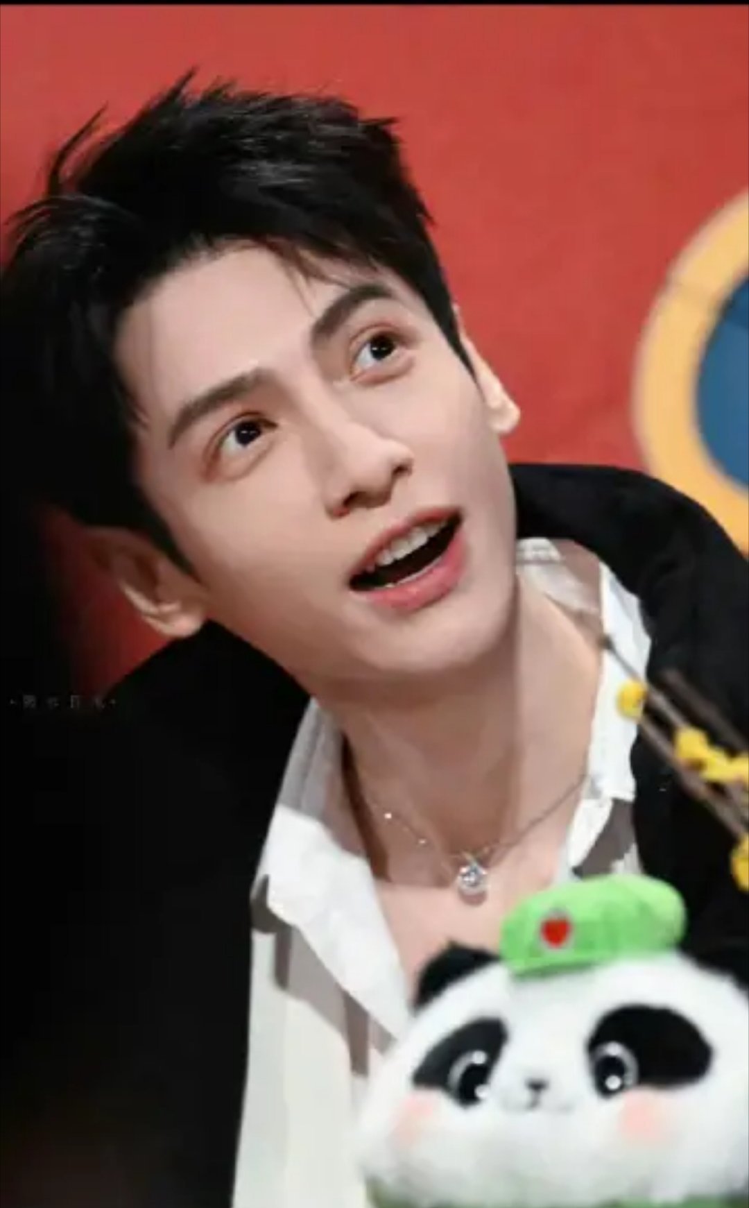 世界上怎么会有罗云熙这么美好的人啊，光是看着就觉得被治愈了✨罗云熙