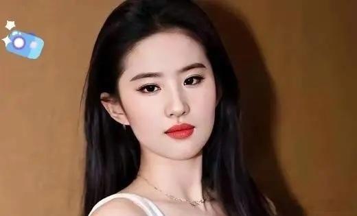 终于明白刘亦菲为什么没戏可拍了。 不是因为没大佬找她， 而是她今年39岁了，居然
