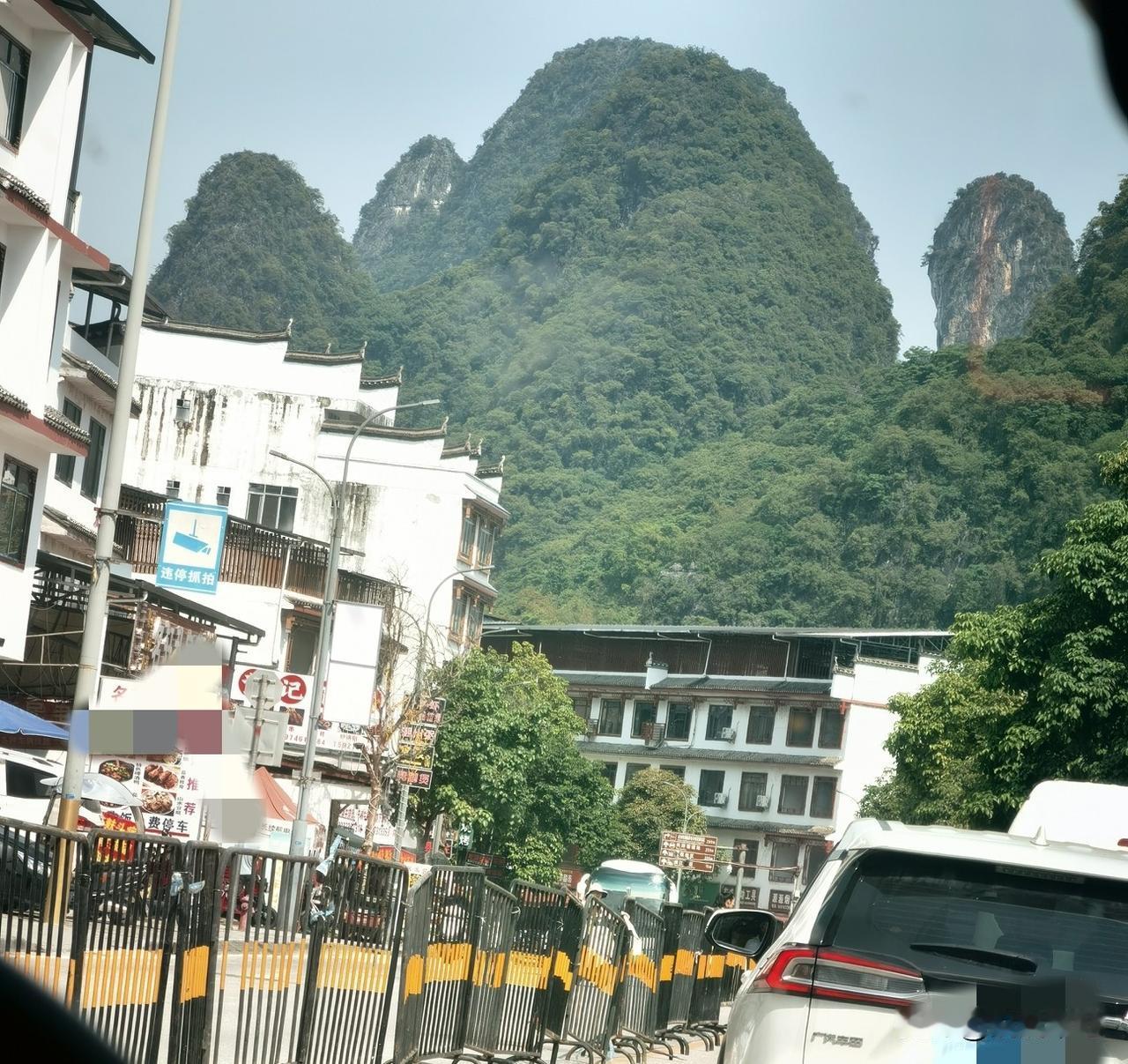平时大家跑高速都习惯了用智驾辅助了吧，其实跑长途开智能辅助驾驶，这些小细节还是要