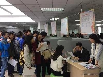 原因主要有以下几点：

1. 培养人才

央企作为我国经济发展的重要支柱，承担着