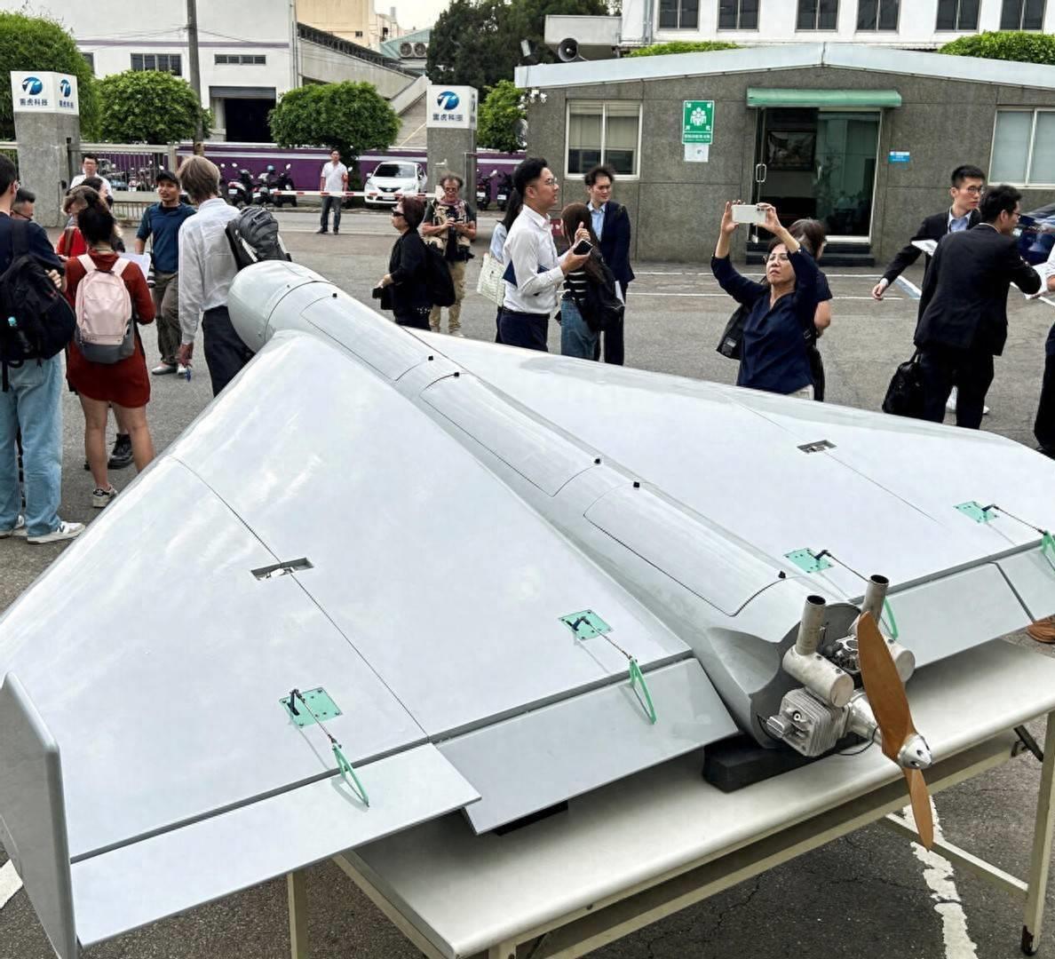 “蜂巢”论是引战谬论：美国武装台湾无人机蜂群，只会把台海推向战争深渊

2026