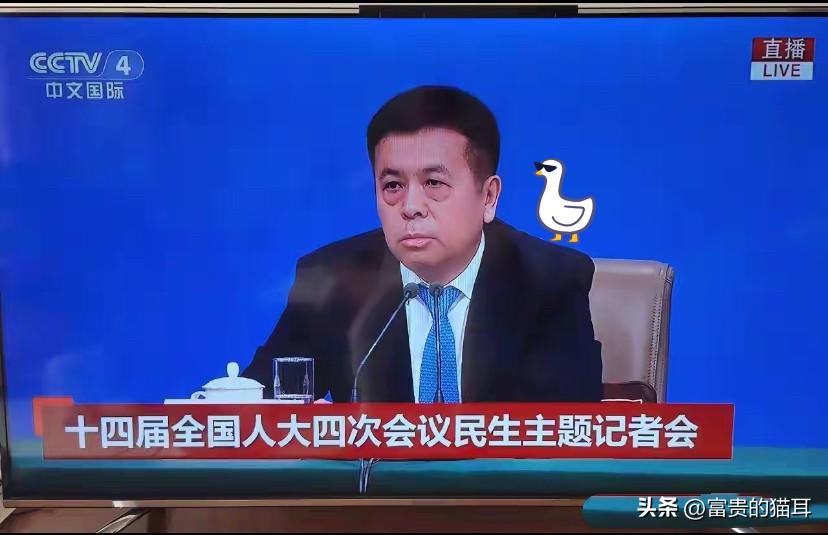 领导脱稿讲话，真的是一百个服气！”

以前总觉得领导讲话脱稿的挺多，但今天见识到