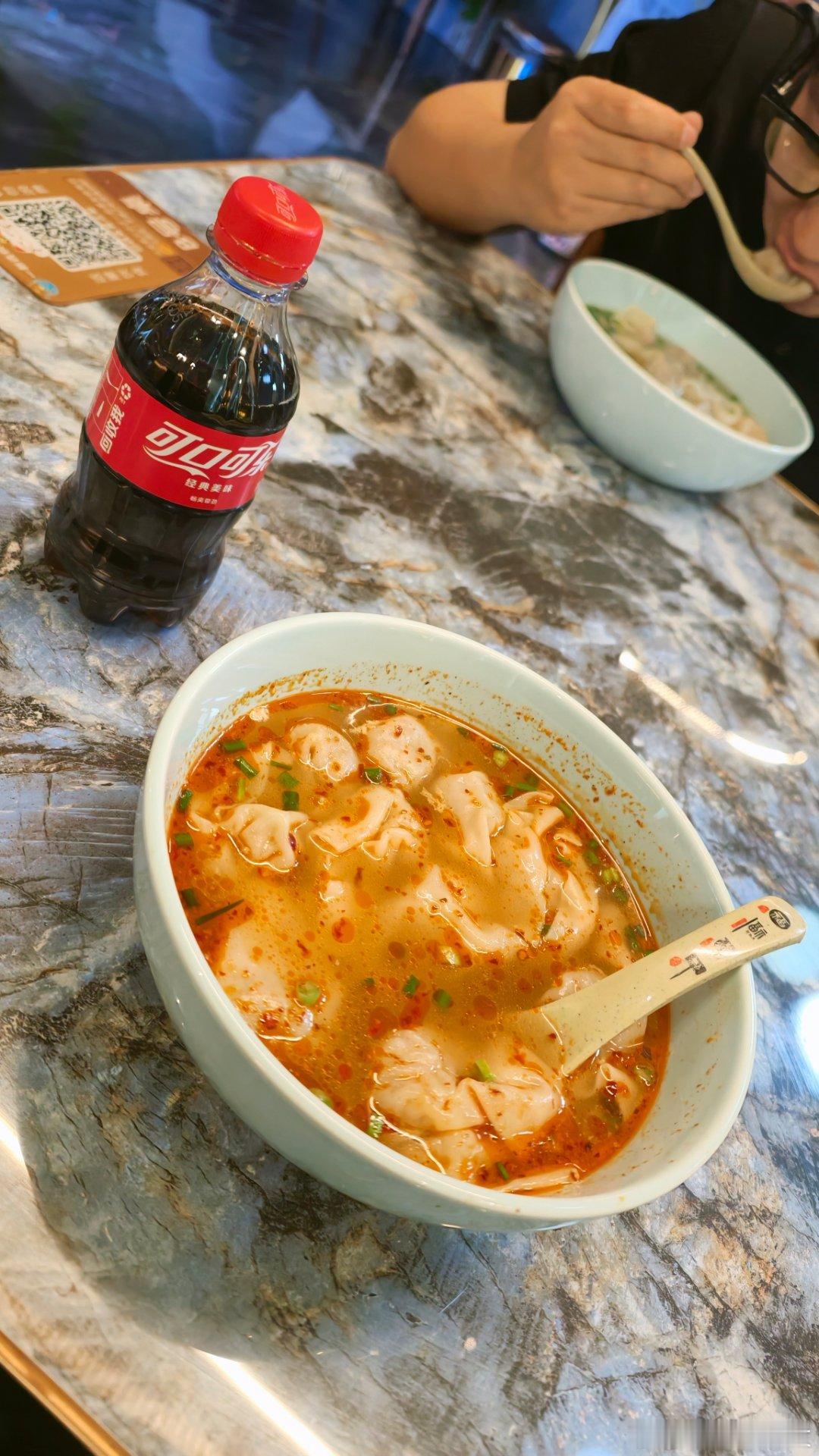 长这么大终于吃到免费的饭了 