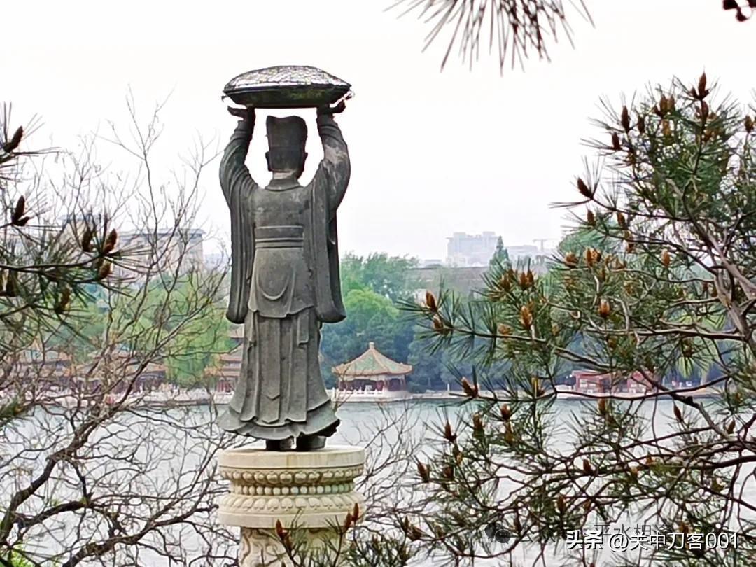 你觉得华为是想打造汽车界的安卓吗我觉得己经是了，国产车加华为等于手机加华为