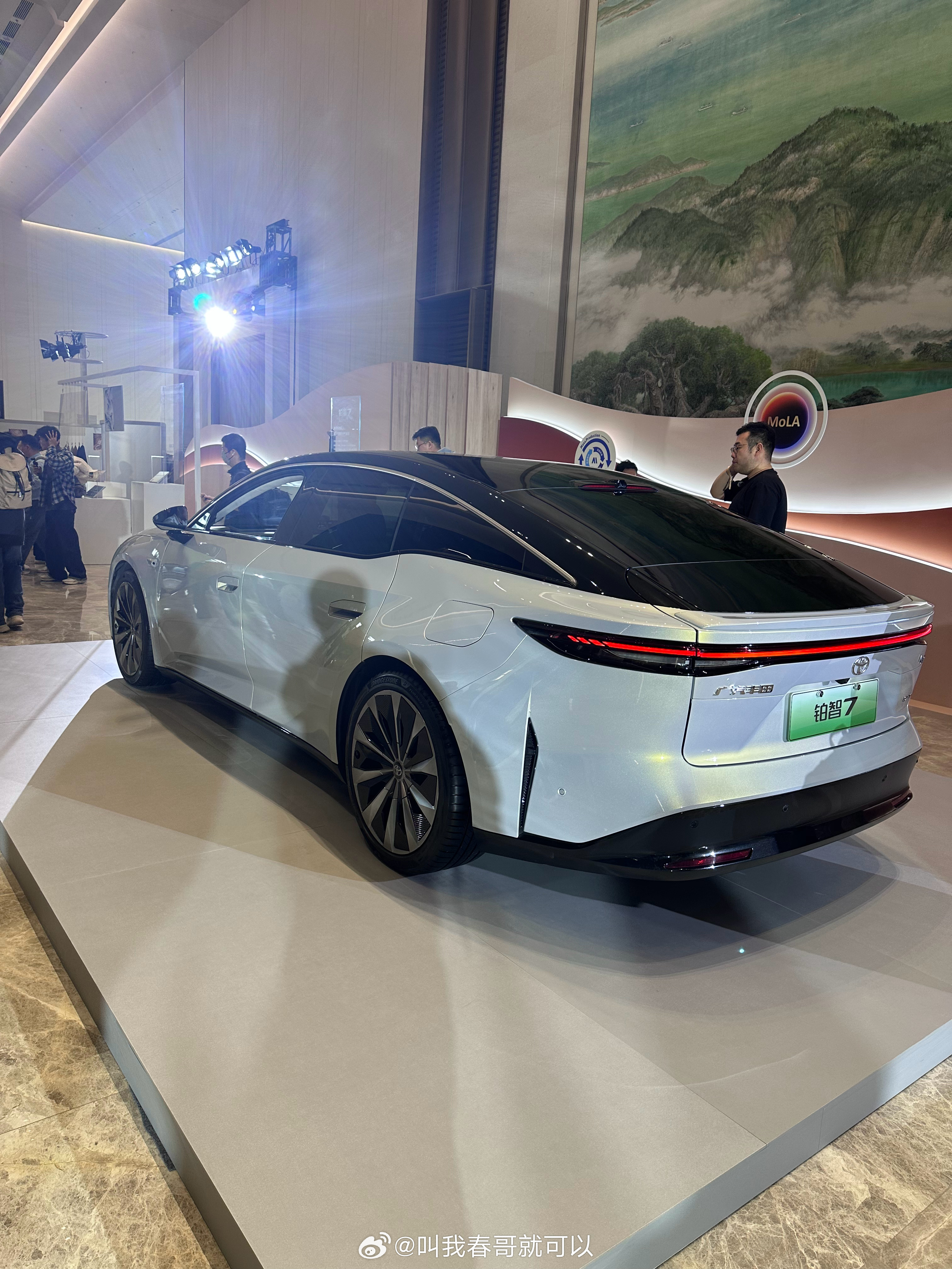 在下午广汽丰田铂智7预售现场看到这句话新能源时代的丰田味道 ，丰田是油车时代的霸