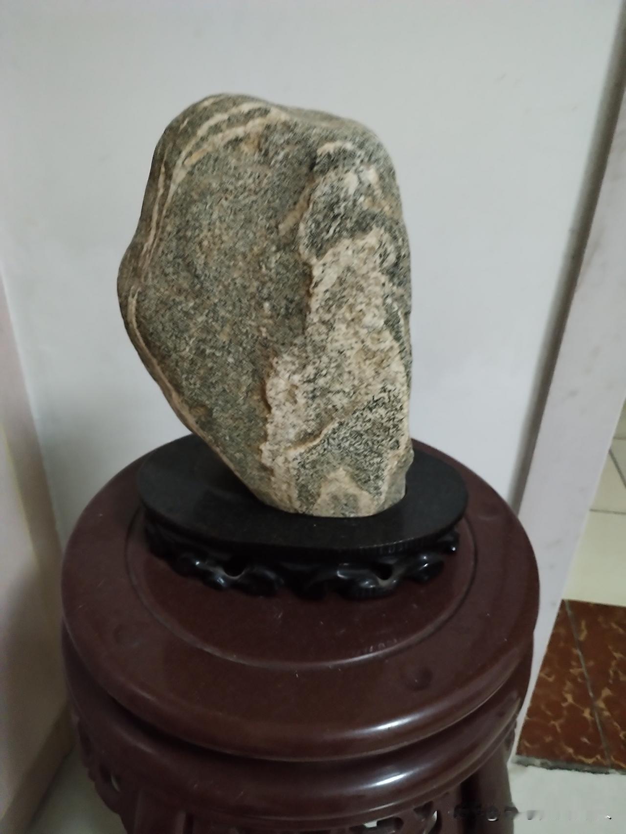 分享家乡奇异石头