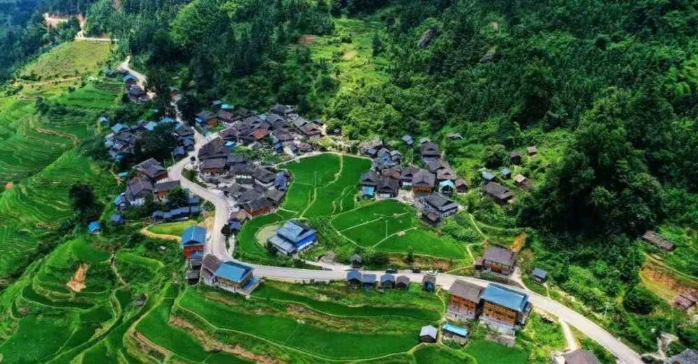 愿你有一个灿烂的前程/愿你有情人终成眷属/愿你在尘世获得幸福 ​​​