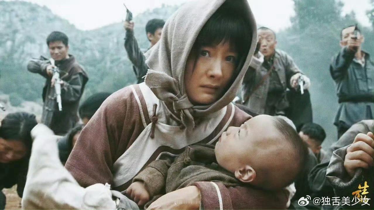 杨幂[超话]宁绣绣站起来时散发的神性幂姐这段真的封神！！为了救村子里的人，自己站