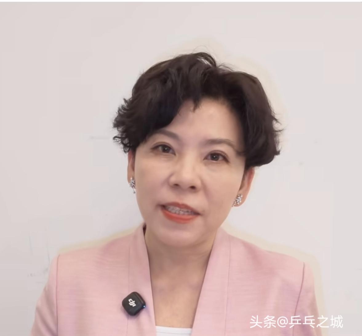 这是邓亚萍关于国乒男团丟冠以及对队员状态、表现的分析，是关于这个问题的完整版内容