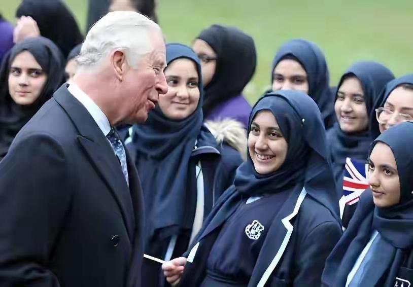 英国、加拿大和澳大利亚宣布承认巴勒斯坦国，中东局势再掀波澜
 
当地时间9月21