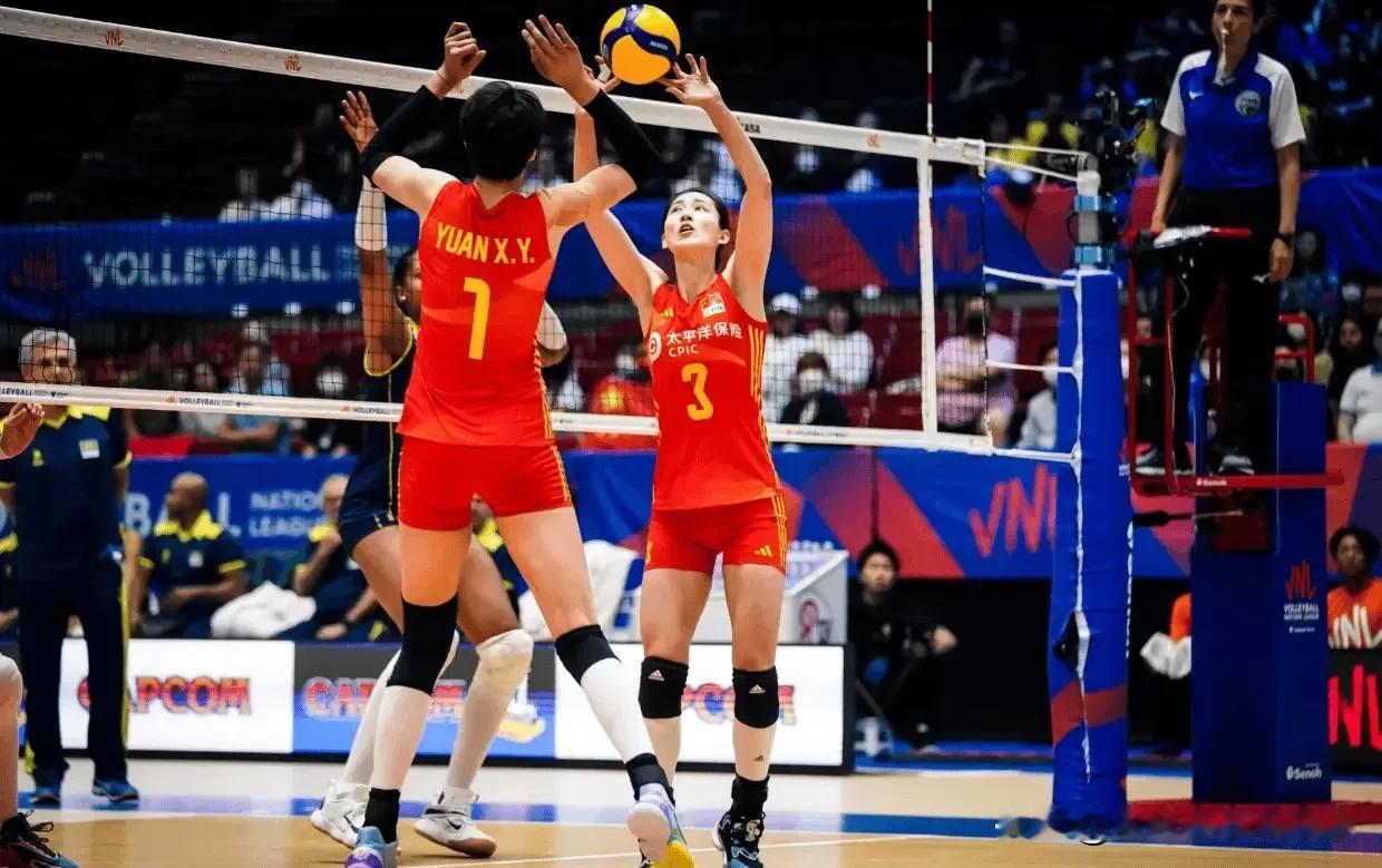 中国女排晋级巴黎奥运会最后的希望是世界排名从第六位升到第五位，世界女排联赛成最后