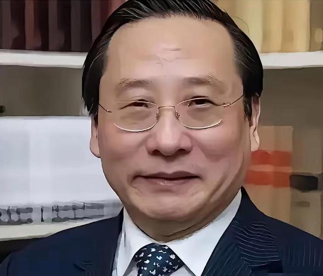 面对美国学者质疑中国持续发展新型武器装备，已对周边国家安全造成严重影响的言论，高