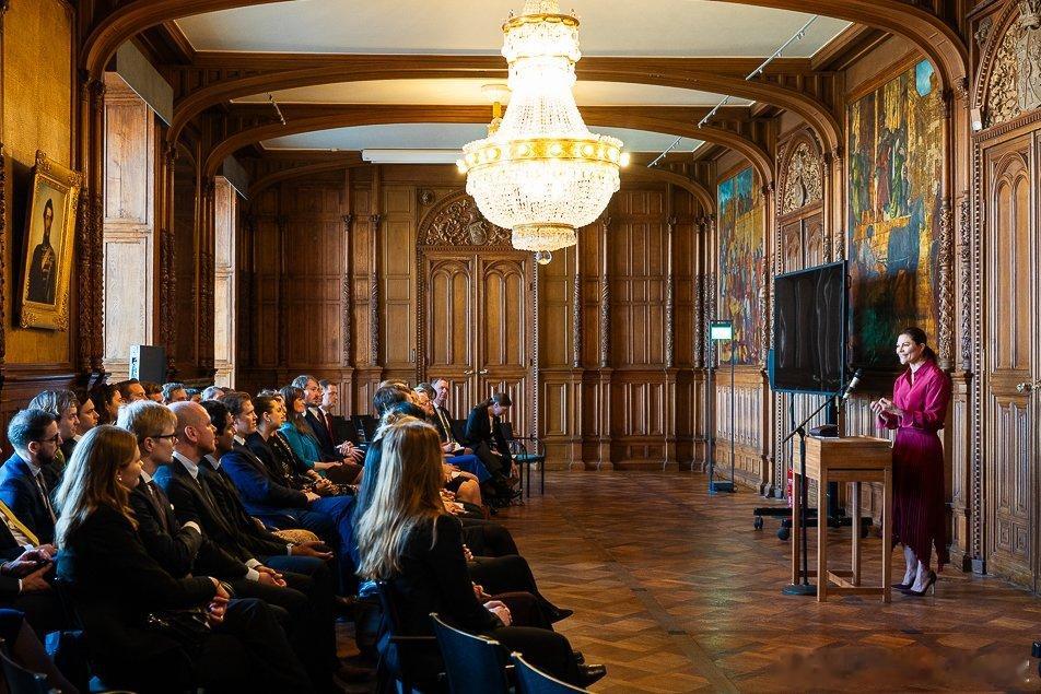 新闻 2026.4.24 瑞典女王储维多利亚和丹尼尔王子在斯德哥尔摩皇宫先后会见