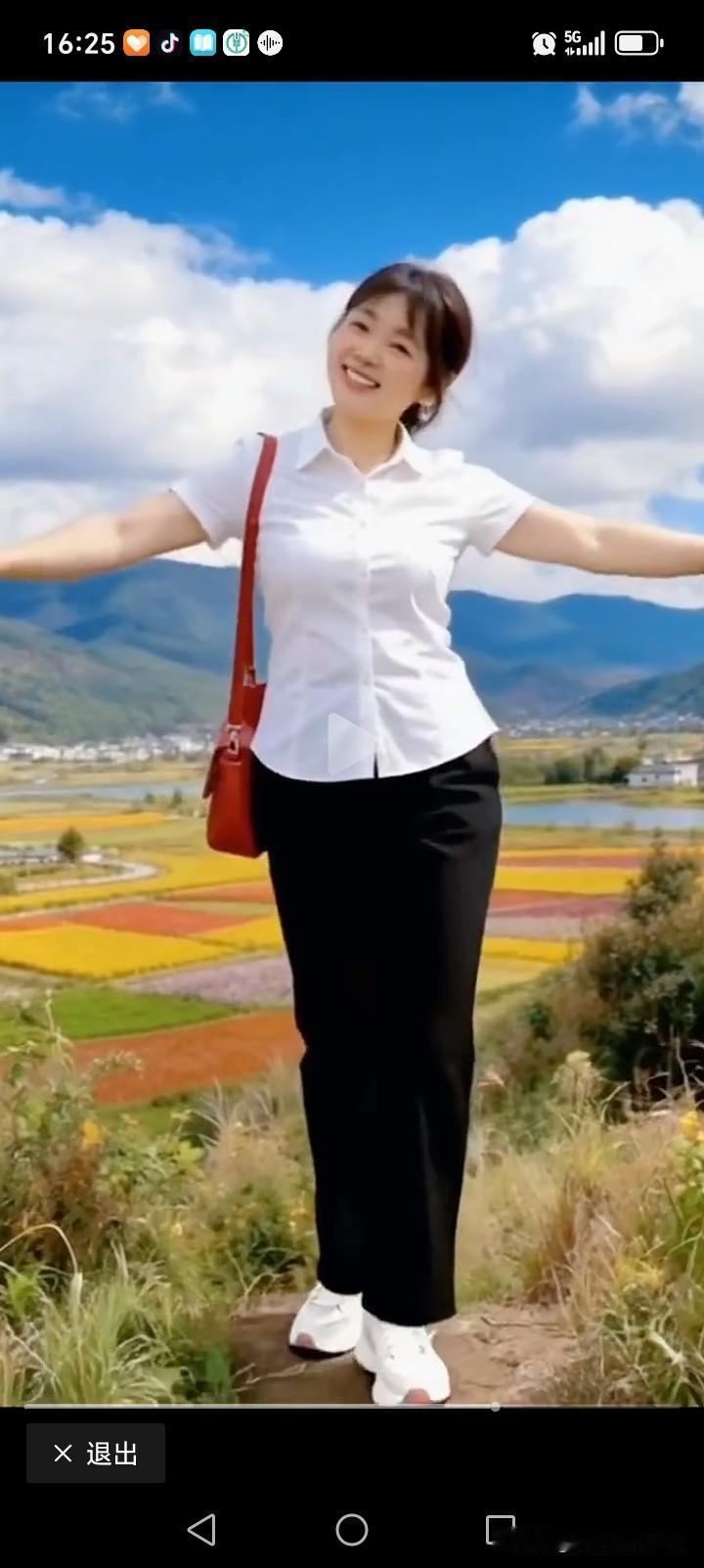 “山外青山楼外楼，人在画中游”，此诗描绘的画面堪称绝妙。此前游桂林，景色正是诗中