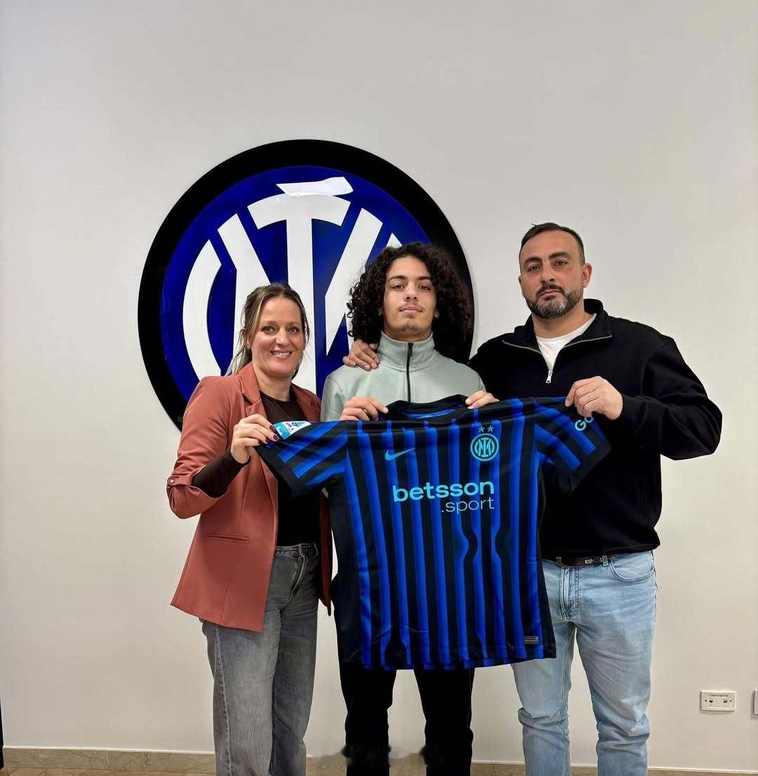 【官方】法国业余俱乐部奥巴涅（Aubagne）法国阿尔及利亚裔边锋马赫迪·马格卢