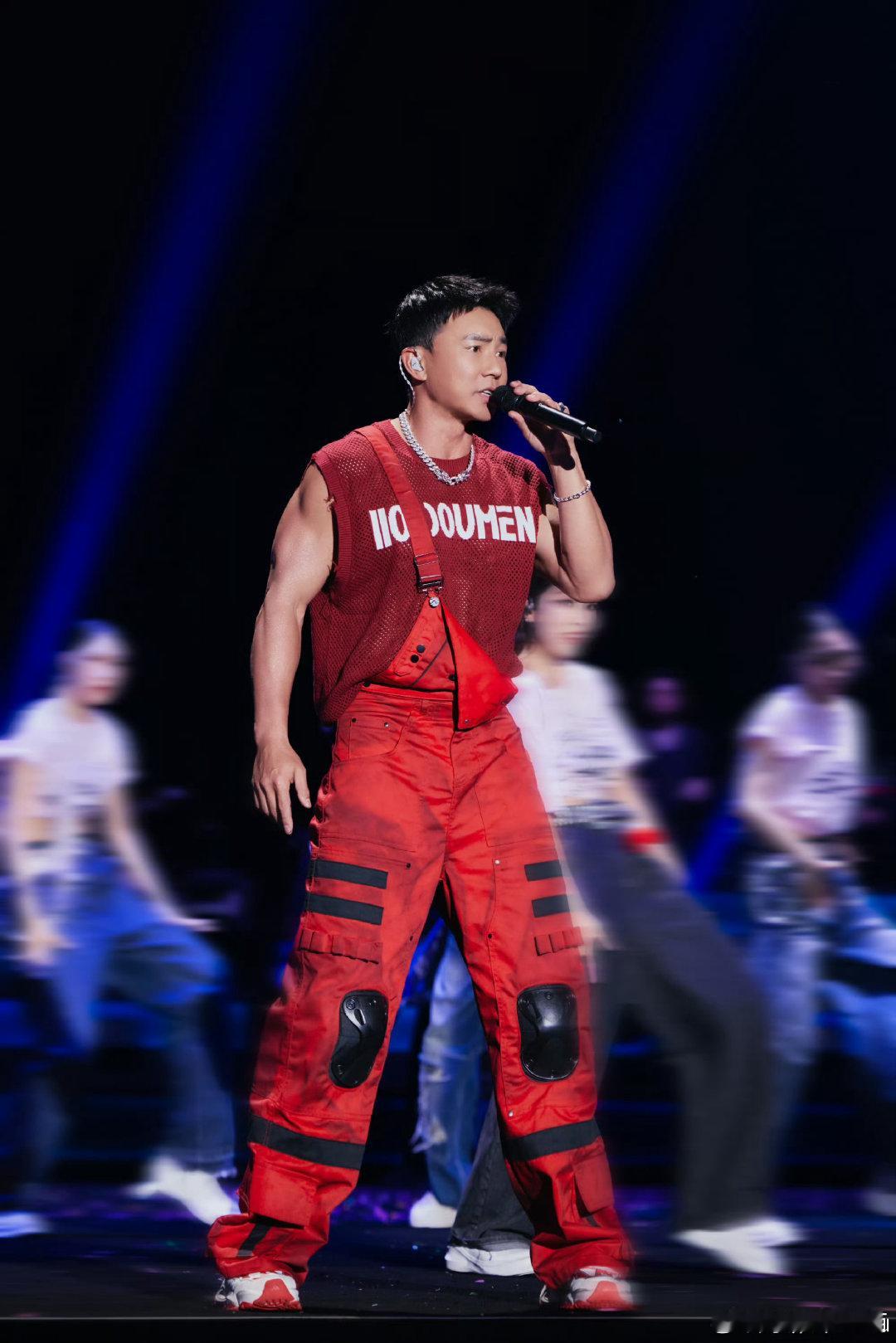 刘畊宏说会跳操不等于会跳舞披荆斩棘刘畊宏 谁能想到当年的台湾偶像，现在一边带全民