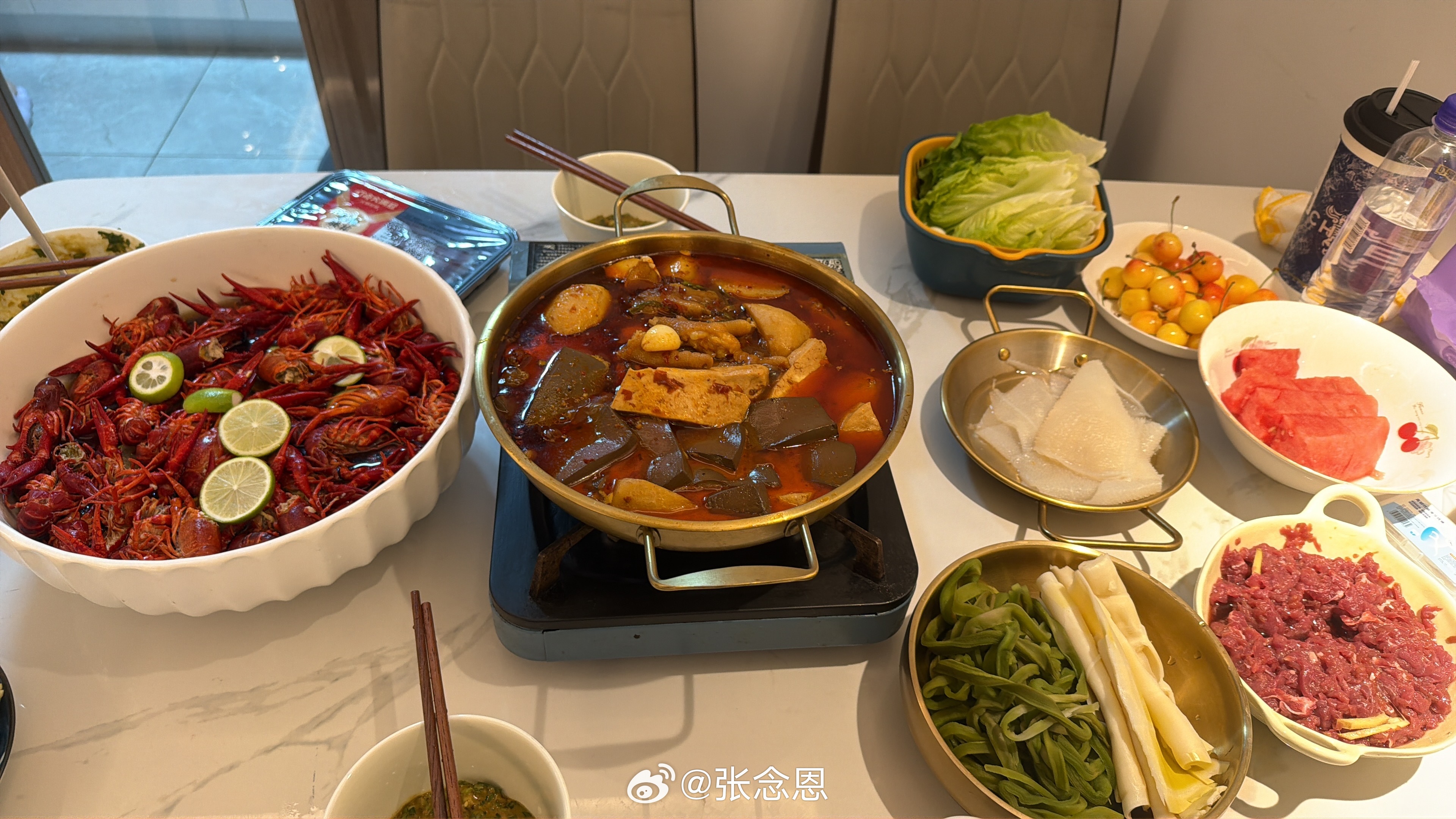 下午去妹妹家吃饭。一顿饭的功夫被按头看了三集战神。很难得我没有开倍速。后来实在是