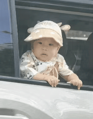 心情好多了！
早晨起来因为一点儿琐事，和老伴拌了几句嘴，心情不好，摔门而出，心里