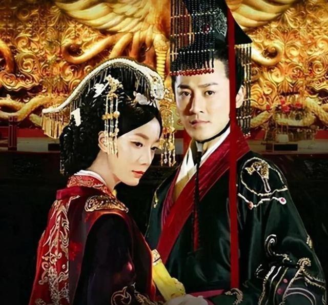 在汉朝那个风云变幻的时代，一个出身低微的歌女摇身一变为皇后，掌管后宫三十八年，却