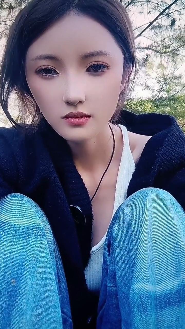 爱着你，爱着你，爱着你。
