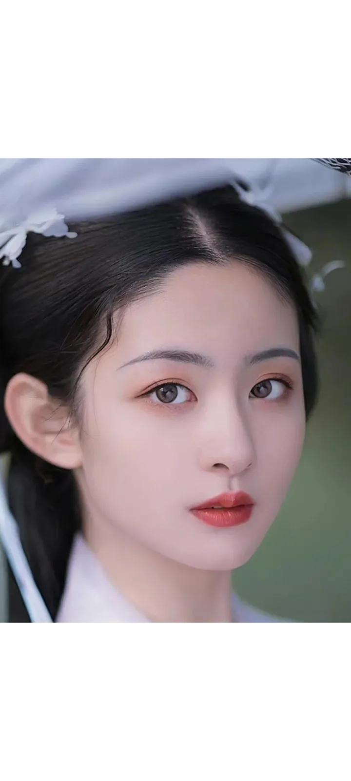 赵晴医美之旅：压力之下，重拾自信之光

在生活的重压之下，赵晴感到前所未有的疲惫