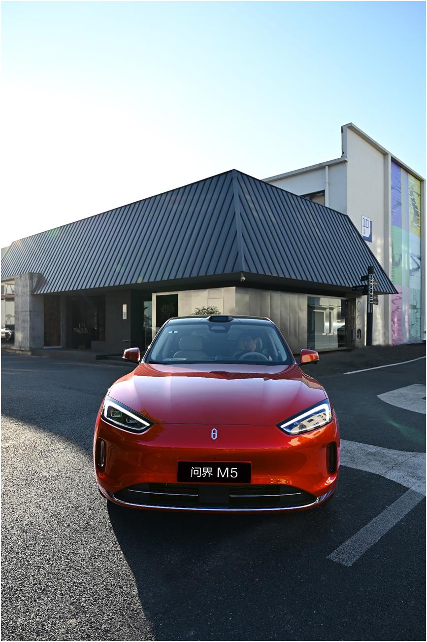 安全对比！问界新M5 Ultra对比Model Y，谁更让人安心？
作为从业八年