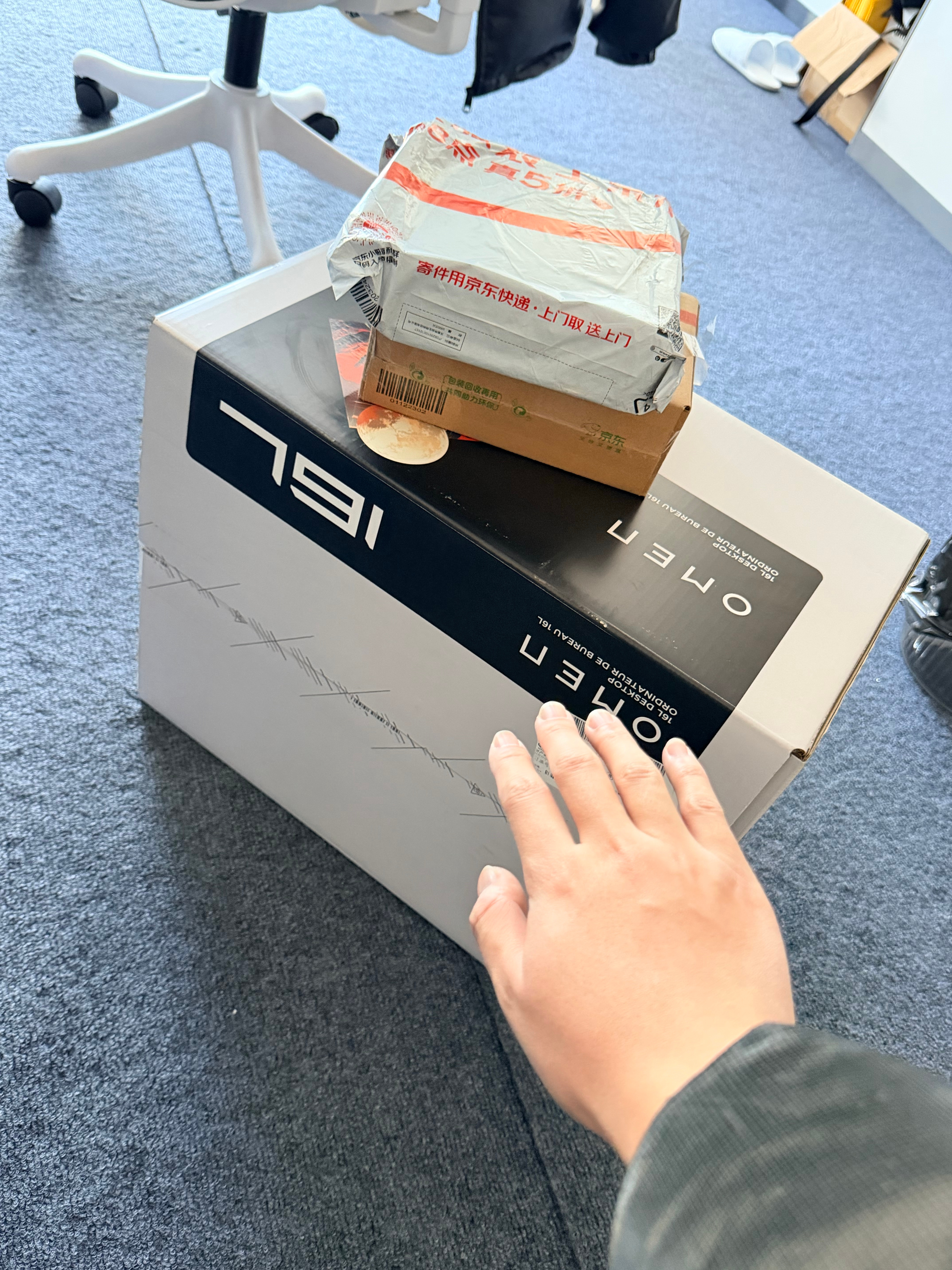 OpenClaw爆火 不是，小梦就今天下午没来的及冲浪，世界就颠了？不过还好，小