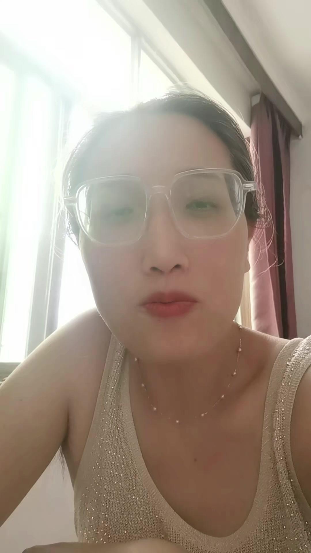 父母爱情这部剧我一直很喜欢，直到刷到一些新解读，突然发现很多细节值得深思。

1