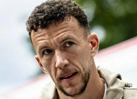 埃因霍温边锋佩里西奇在对阵利物浦的比赛中攻入一粒点球，但他在第70分钟因伤被替换