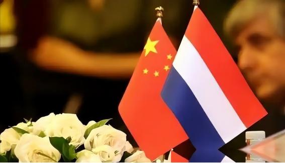 台湾问题红线已破！外交部曾明确：台湾问题是中美关系第一条不可逾越的红线。但现如今