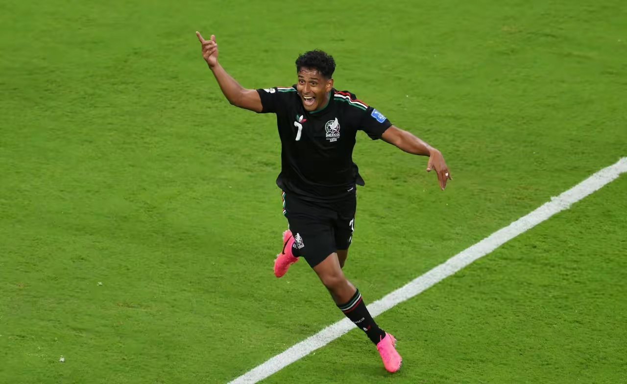 墨西哥vs韩国墨西哥对韩国这场比赛韩国队这个失球真离谱啊韩国队门将金成奎这真是个
